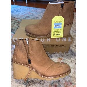 Tom’s Avery Toffee Microfiber Booties